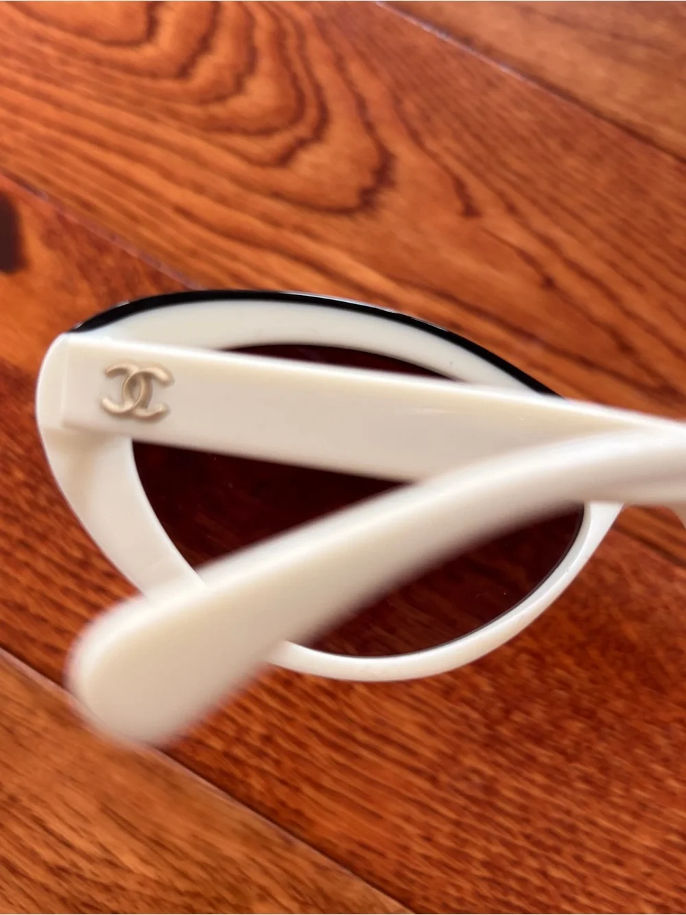Chanel White/Black Retro Oval Women's Sunglasses - Picture 3 of 7